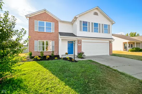 2900 Lakestream Dr, Columbus, IN 47201