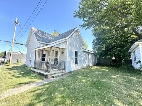 104 N Pine St, Crawfordsville, IN 47933