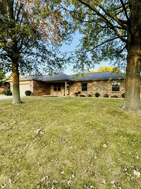 1007 Corey Ln, Plainfield, IN 46168 photo 2