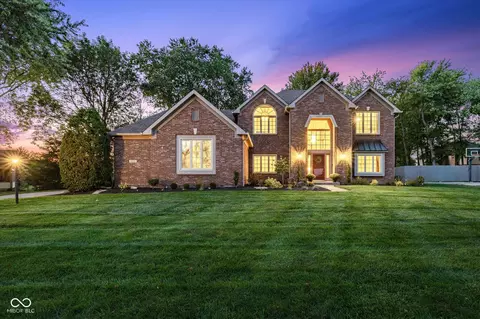 5546 Salem Dr N, Carmel, IN 46033