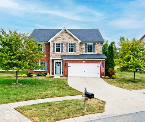 2898 Heirloom Ln, Greenwood, IN 46143