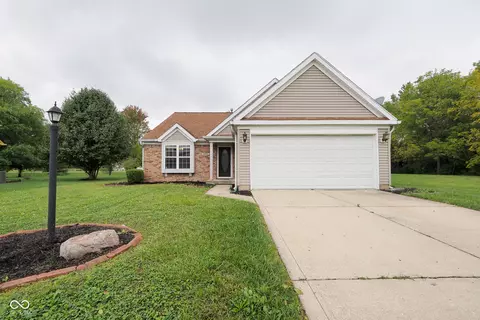 6824 Waterstone Dr, Indianapolis, IN 46268