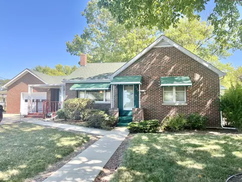 637 Robbins St, Hope, IN 47246