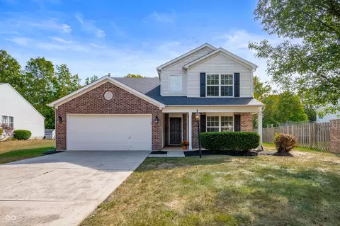 11907 Royalwood Dr, Fishers, IN 46037