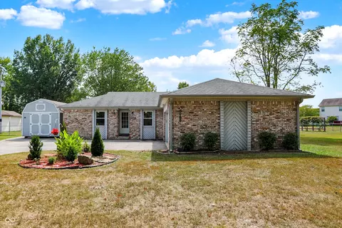 3688 Lisa Ln, Plainfield, IN 46168
