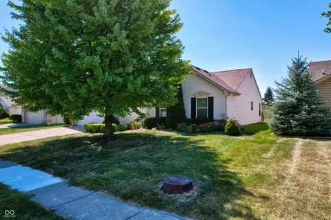 6544 Amherst Way, Zionsville, IN 46077