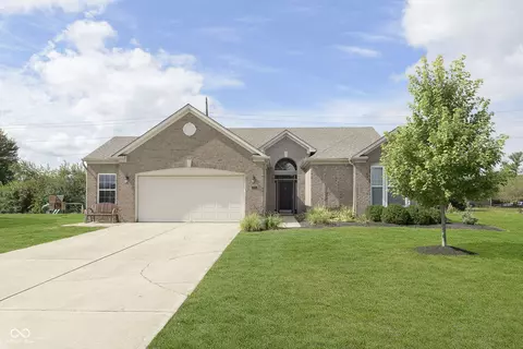 1054 Preakness Dr, Avon, IN 46123