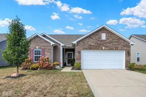 208 Sawdust Trl, Greenfield, IN 46140