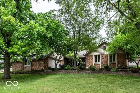 8535 Hunting Trl, Indianapolis, IN 46217