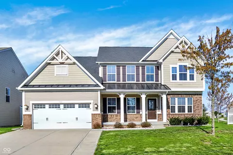 612 Reunion Ln, Greenwood, IN 46143