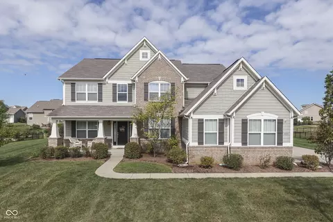 1218 Colinbrook Cir, Greenwood, IN 46143