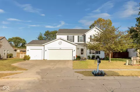 725 Country Walk Dr, Brownsburg, IN 46112