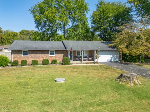 775 Greenbrier Dr, Seymour, IN 47274