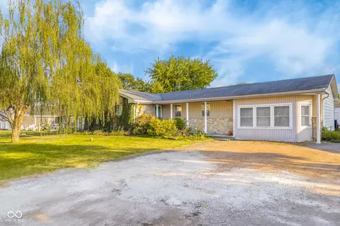 4475 W Newton Dr, Edinburgh, IN 46124