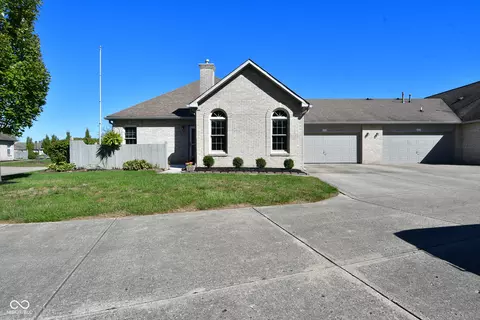 5940 Quail Run Dr, Indianapolis, IN 46237