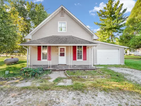 515 E Howard St, Waveland, IN 47989