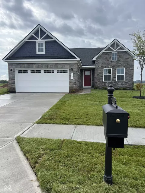 1121 Senate Dr, Edinburgh, IN 46124
