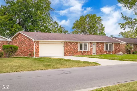 3120 Flintwood Dr, Columbus, IN 47203