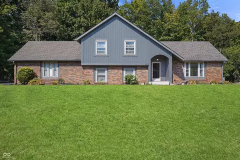 8008 Black Oak Dr, Plainfield, IN 46168
