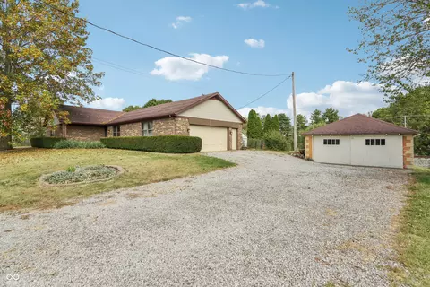 30 N Walnut St, Jamestown, IN 46147