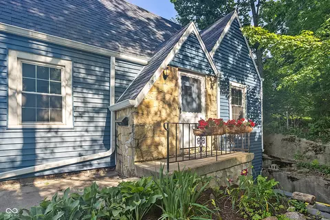 327 Central Ave, Anderson, IN 46012