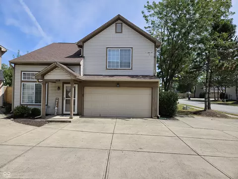 628 Cembra Dr, Greenwood, IN 46143