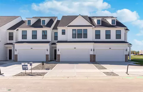 3282 Morab Dr, Zionsville, IN 46077