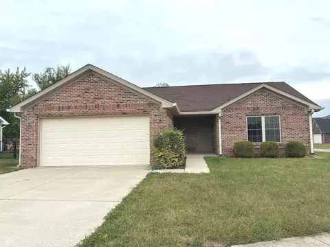 35 Cedarwood Dr, Greencastle, IN 46135