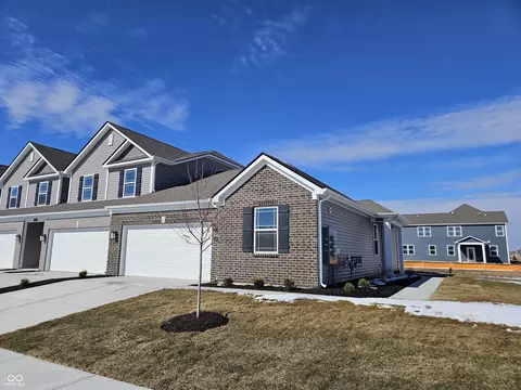 6330 Wasco Dr, Whitestown, IN 46075
