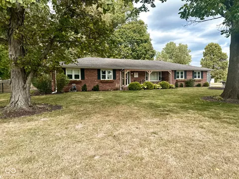 118 S Hickory Ln, West Lebanon, IN 47991