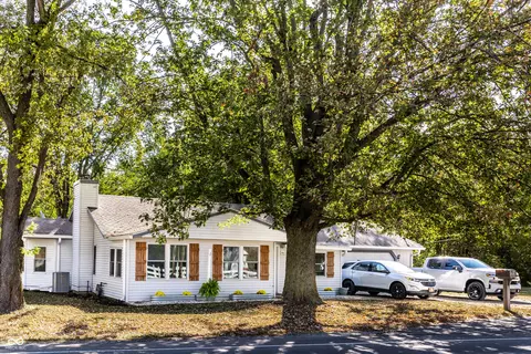 13309 W Sr 32, Yorktown, IN 47396