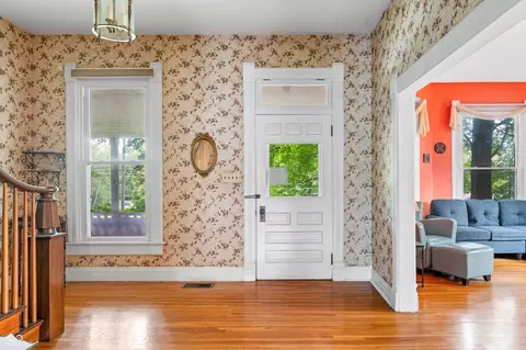 Entry Way - 469 E Main St, Bloomfield, IN 47424 photo 1 of 6