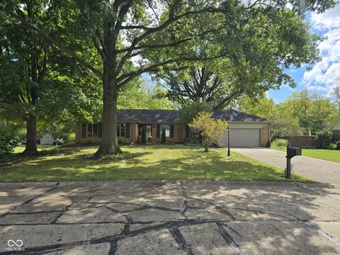 1271 Woodcreek Dr, Greenwood, IN 46142