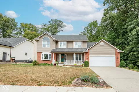 110 Oakbrook Dr, Columbus, IN 47201