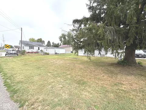 Exterior - 207 Elm St, Waldron, IN 46182 photo 5 of 5