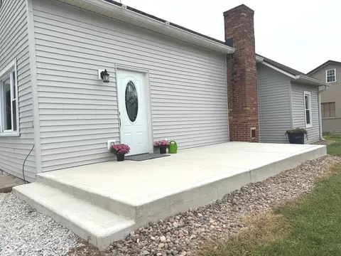 Exterior - 207 Elm St, Waldron, IN 46182 photo 2 of 5