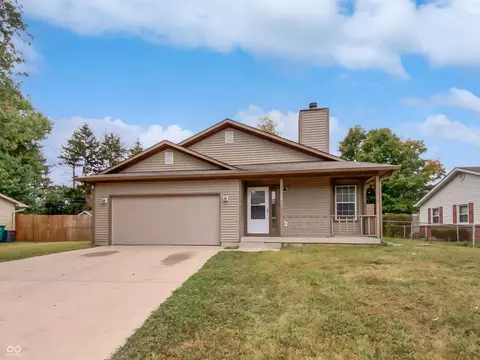 106 King Arthur Dr, Franklin, IN 46131