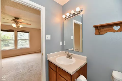 Bath - 2195 Shadowbrook Dr, Plainfield, IN 46168 photo 1 of 1