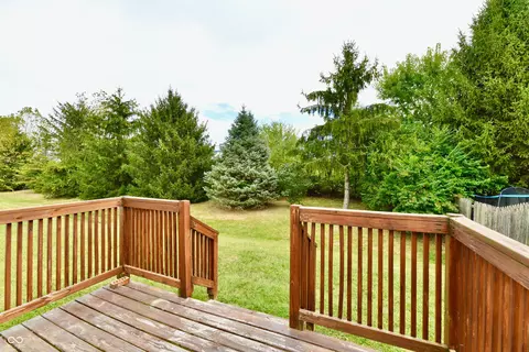 Exterior - 2195 Shadowbrook Dr, Plainfield, IN 46168 photo 4 of 5