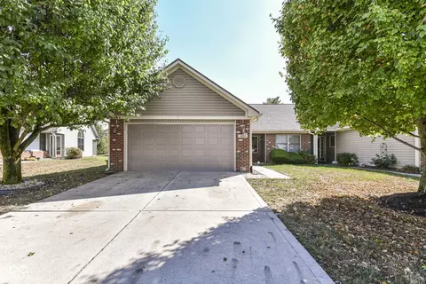 1207 Worcester Way, Greenfield, IN 46140
