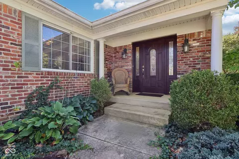 8403 Valley Estates Dr, Indianapolis, IN 46227
