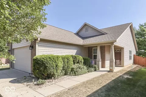 1637 Roundhouse Cir, Greenwood, IN 46143