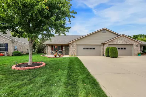 1640 Magnolia Dr, Greenwood, IN 46143
