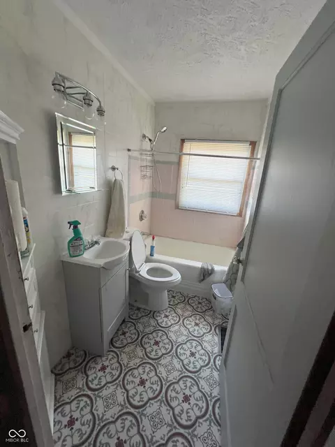 335 E 36th St, Indianapolis, IN 46205 photo 3