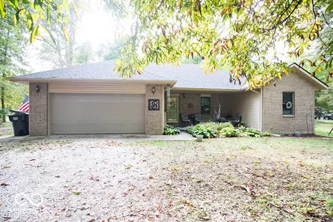 935 S Norkay St, North Vernon, IN 47265