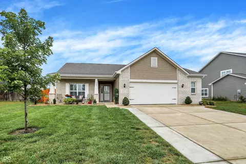 1369 W Jade Dr, Fortville, IN 46040