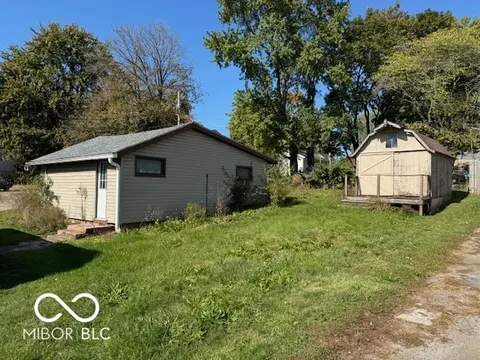 Exterior - 648 Locust St, Middletown, IN 47356 photo 3 of 9