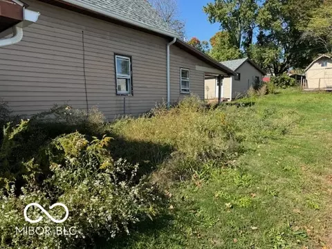 Exterior - 648 Locust St, Middletown, IN 47356 photo 2 of 9