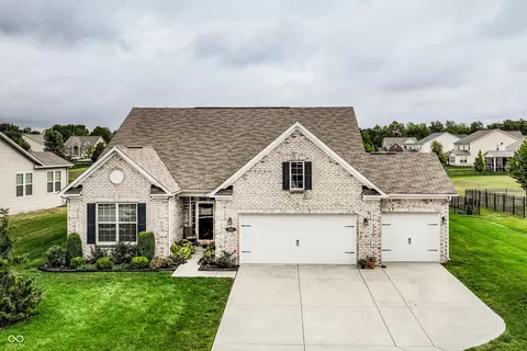 1585 Sussex Dr, Avon, IN 46123