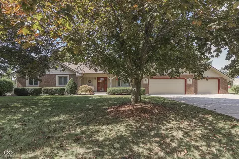 918 Carmen Ln, Greenwood, IN 46143